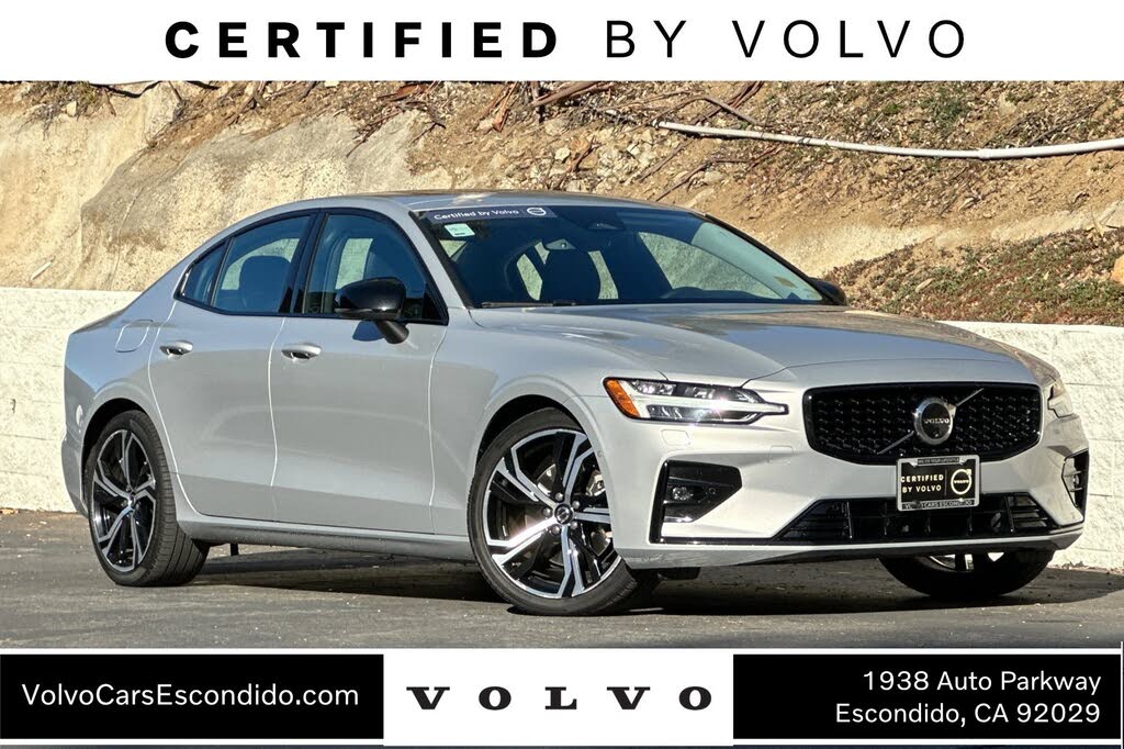 2024 Volvo S60 B5 Plus Dark Theme AWD