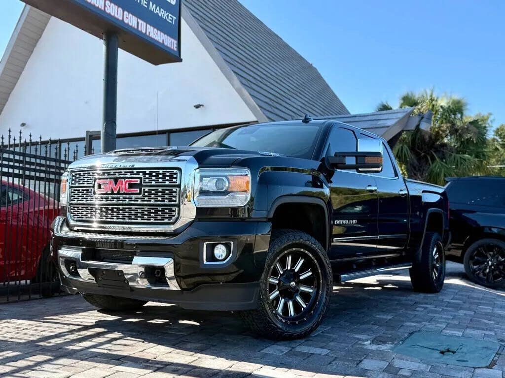 2019 GMC Sierra 2500HD Denali Crew Cab 4WD