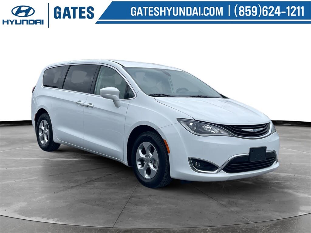 2017 Chrysler Pacifica Hybrid Touring Plus FWD