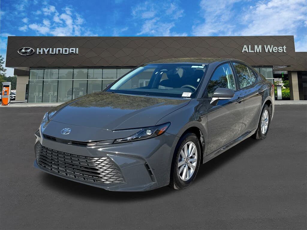 2025 Toyota Camry LE FWD