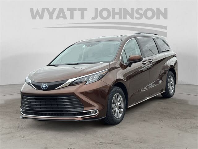 2024 Toyota Sienna XLE 7-Passenger FWD