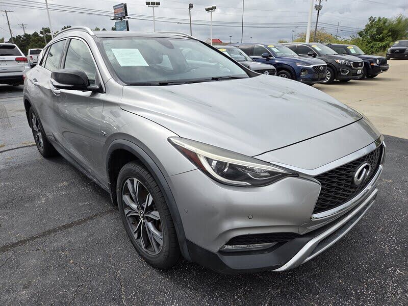 2018 INFINITI QX30 Premium AWD