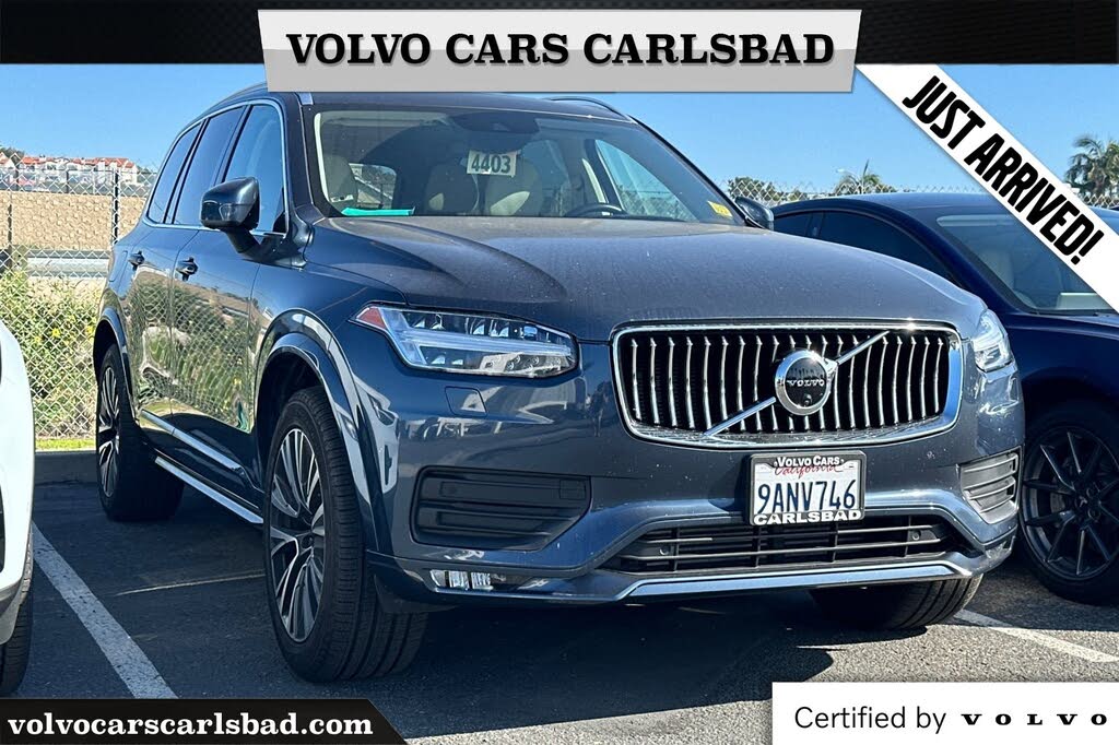 2022 Volvo XC90 T6 Momentum 7-Passenger AWD