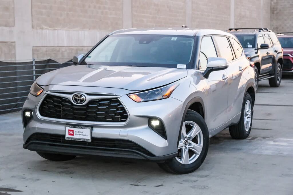 2024 Toyota Highlander LE FWD