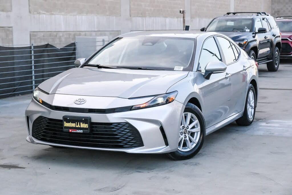 2025 Toyota Camry LE FWD