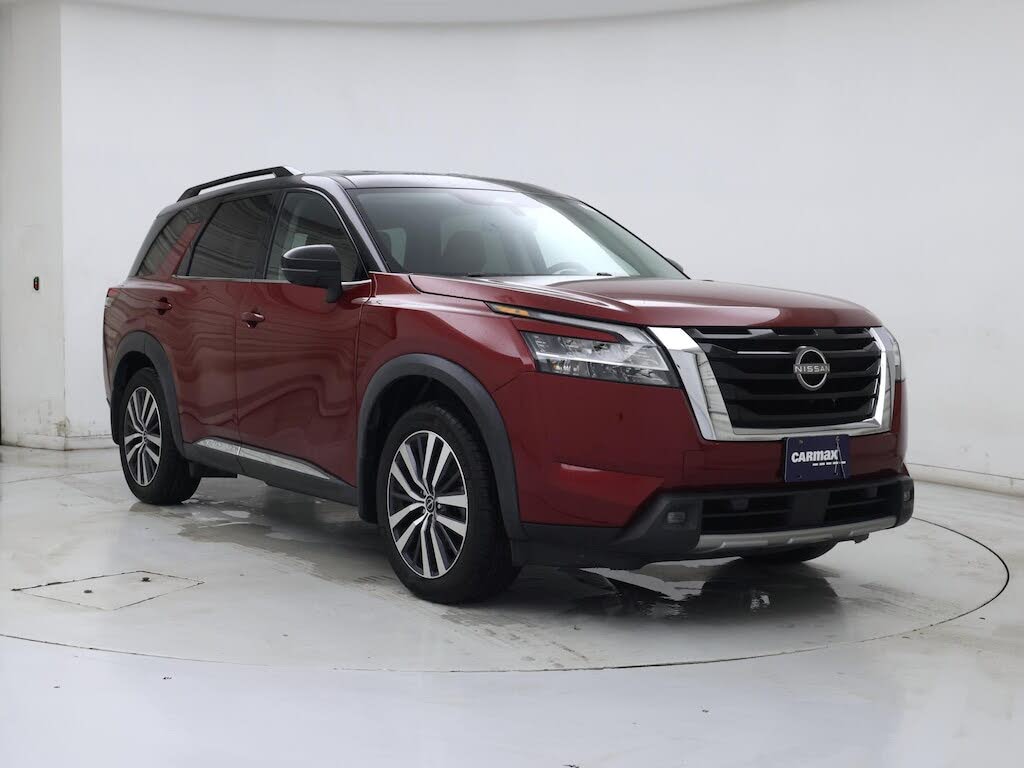 2022 Nissan Pathfinder Platinum FWD