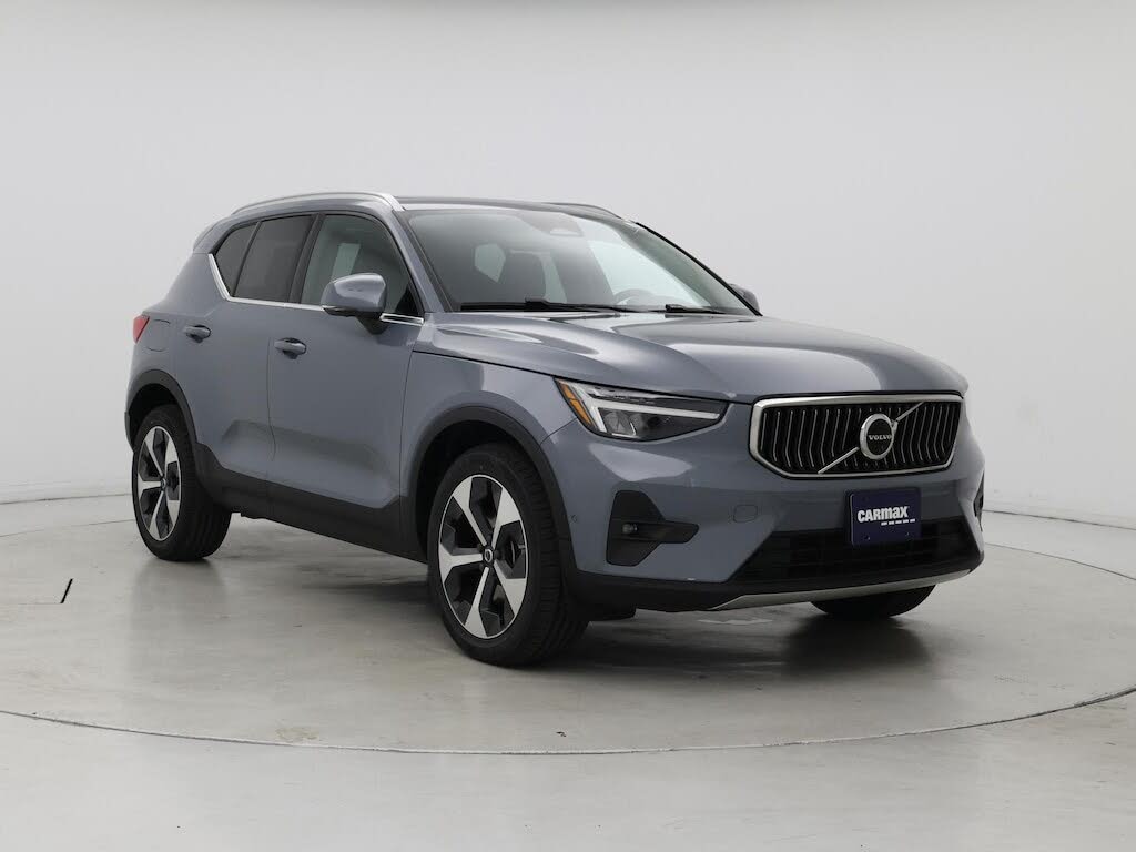 2023 Volvo XC40 B5 Plus Bright Theme AWD