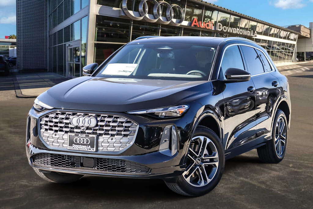 2025 Audi Q5 quattro Premium 40 TFSI