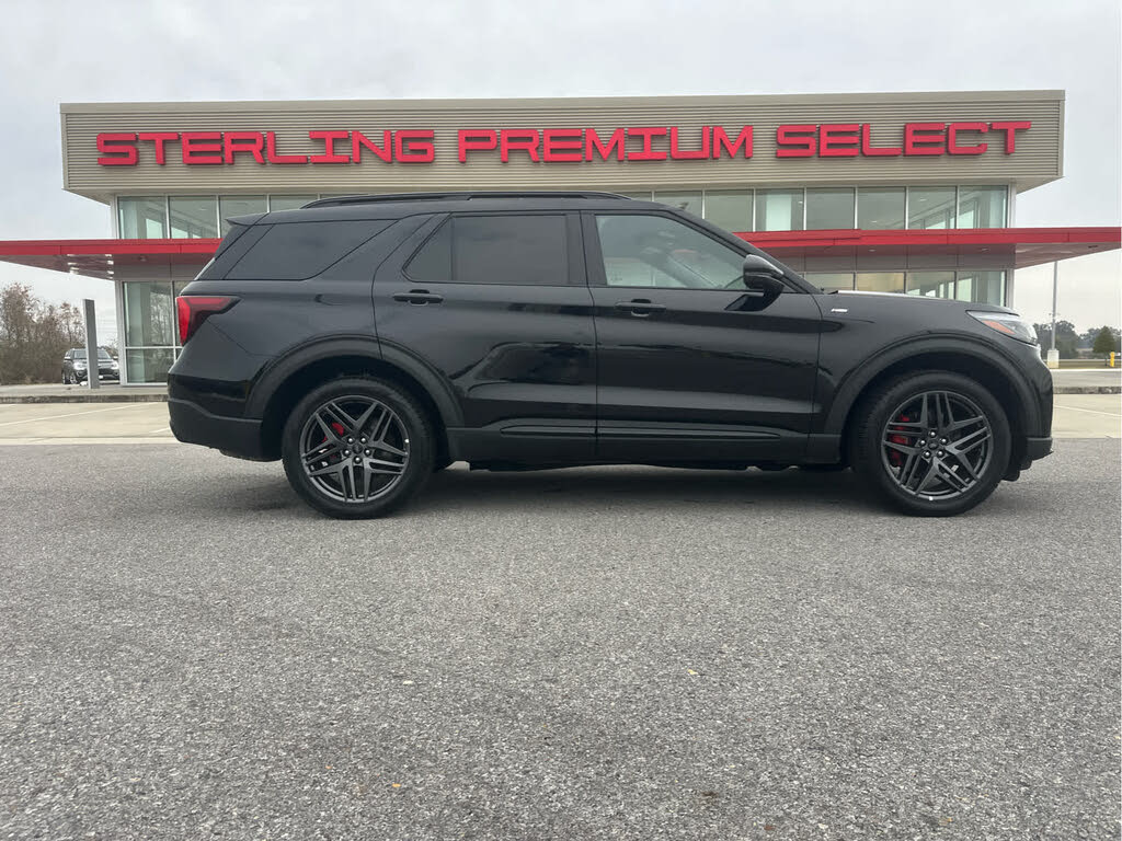 2025 Ford Explorer ST-Line AWD