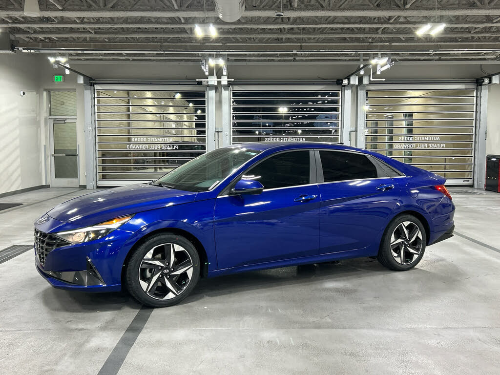 2022 Hyundai Elantra SEL FWD