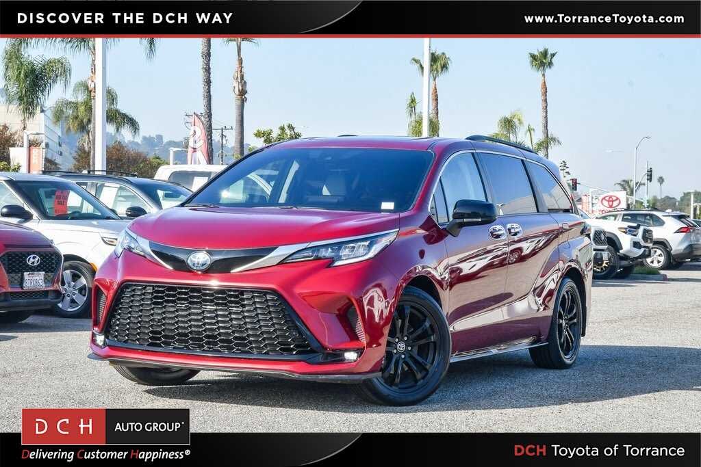 2023 Toyota Sienna XSE 7-Passenger FWD