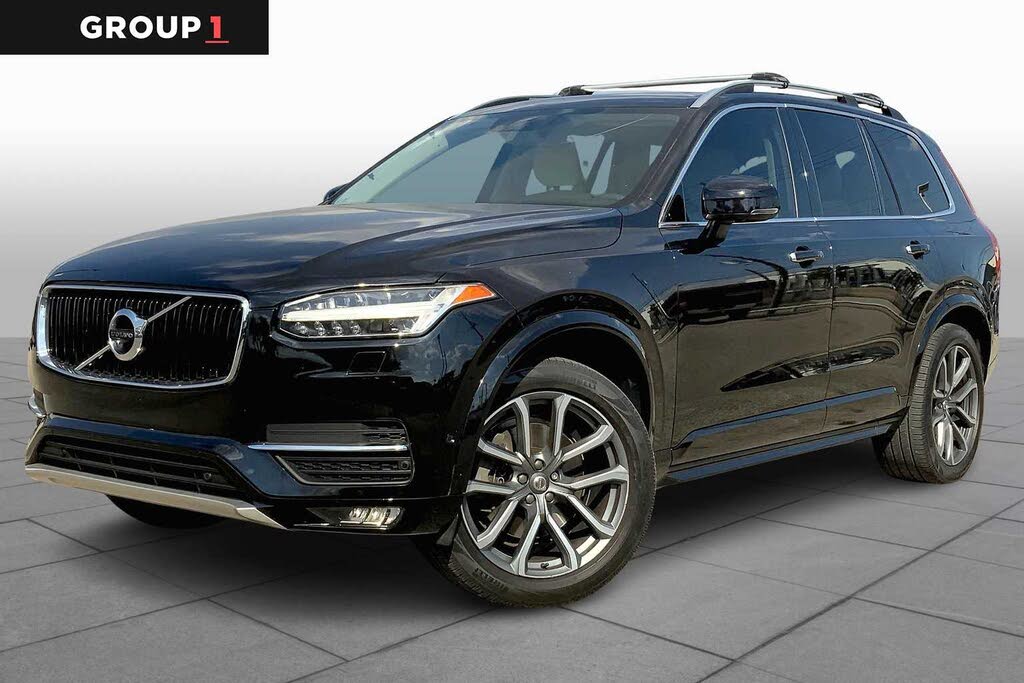 2017 Volvo XC90 T6 Momentum AWD