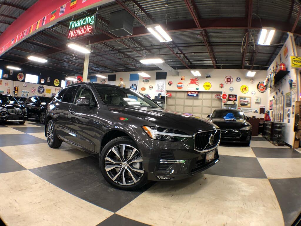 2022 Volvo XC60 B6 Momentum AWD