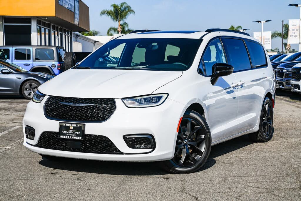 2026 Chrysler Pacifica Limited FWD