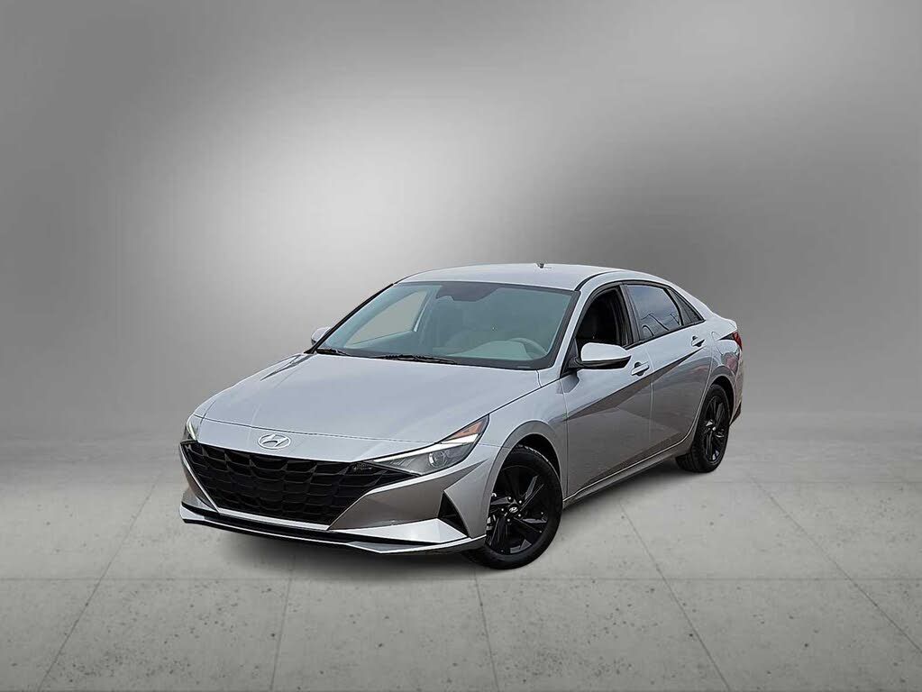 2023 Hyundai Elantra SEL FWD