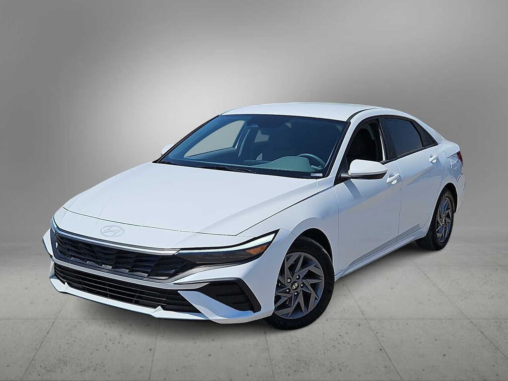 2024 Hyundai Elantra SEL FWD