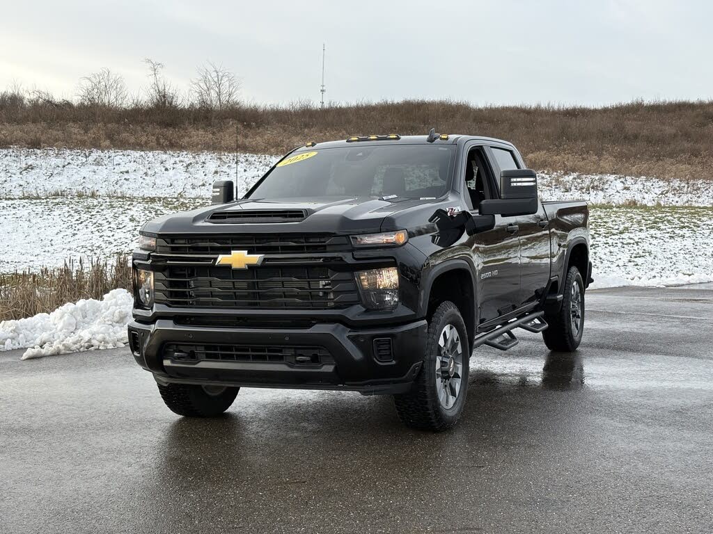 2025 Chevrolet Silverado 2500HD Custom Crew Cab 4WD