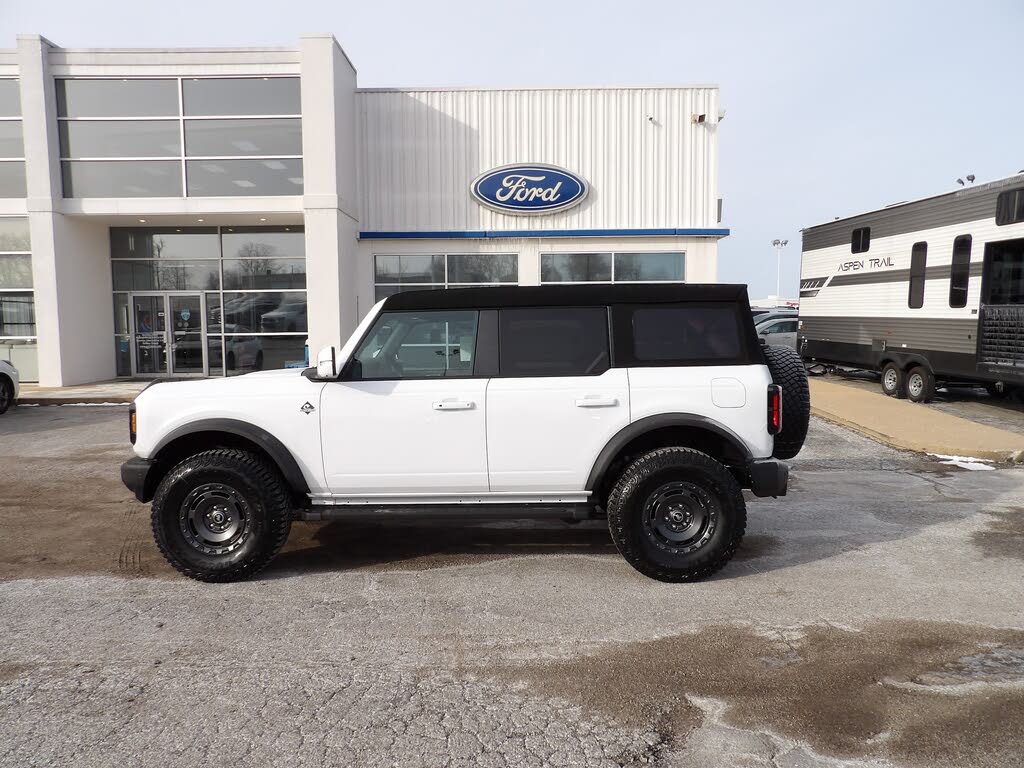 2024 Ford Bronco Outer Banks 4-Door 4WD