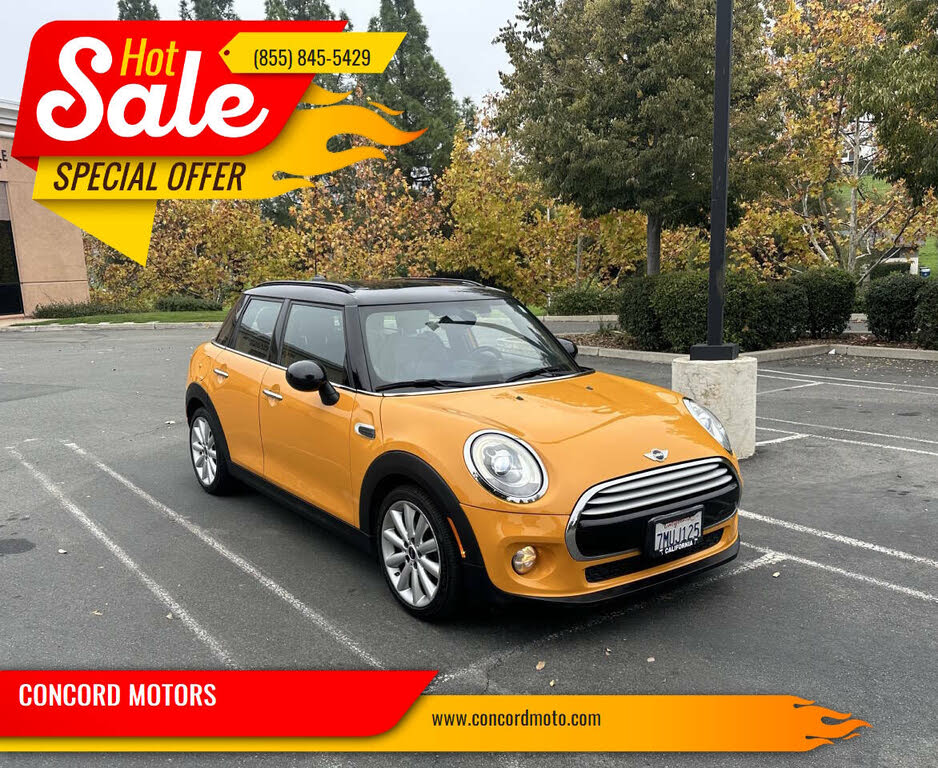 2015 MINI Cooper 4-Door Hatchback FWD