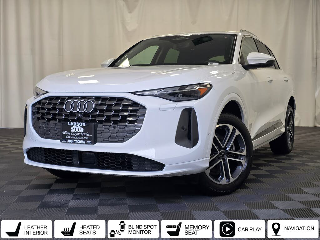 2025 Audi Q5 quattro Premium 40 TFSI