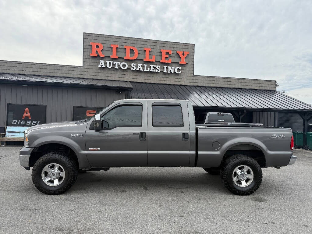 2005 Ford F-250 Super Duty Lariat Crew Cab 4WD
