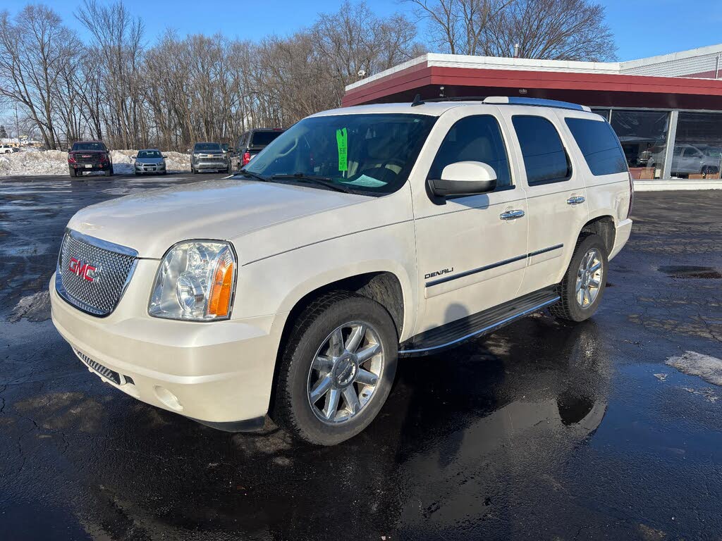 2010 GMC Yukon Denali AWD