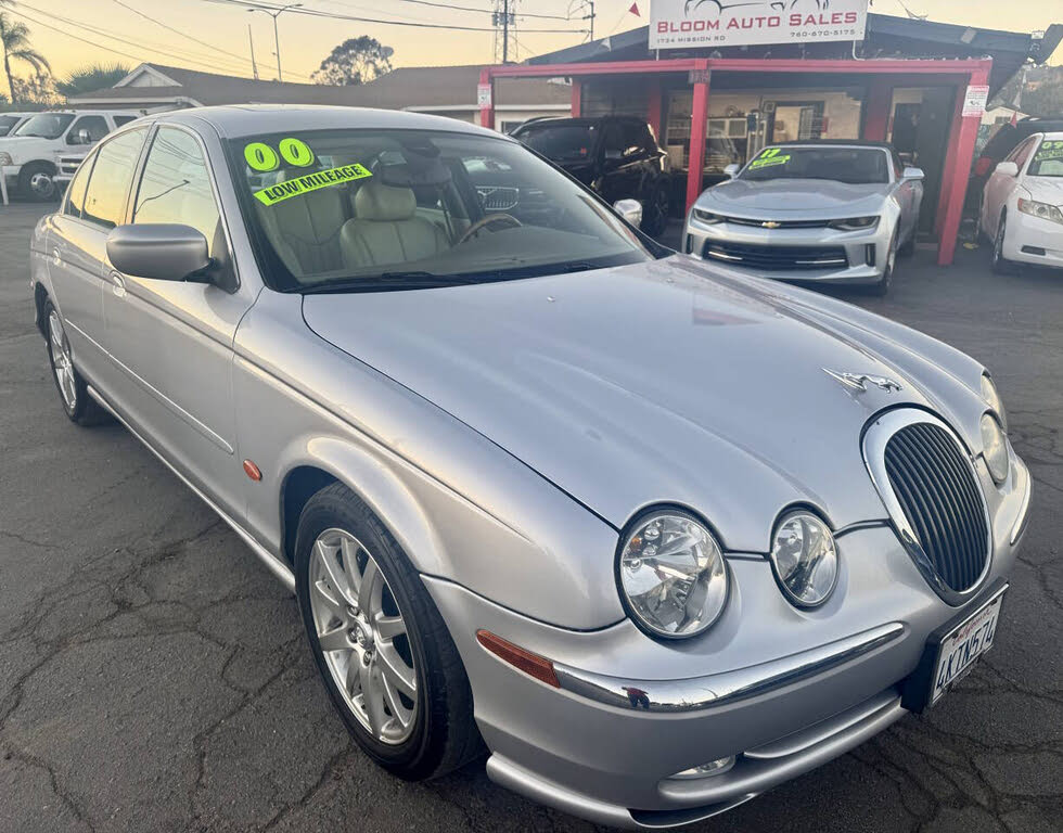 2000 Jaguar S-TYPE 4.0L V8 RWD