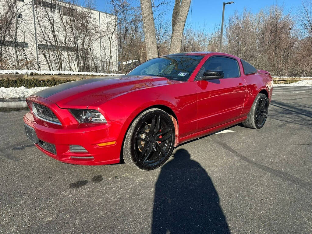 2013 Ford Mustang V6 Premium Coupe RWD