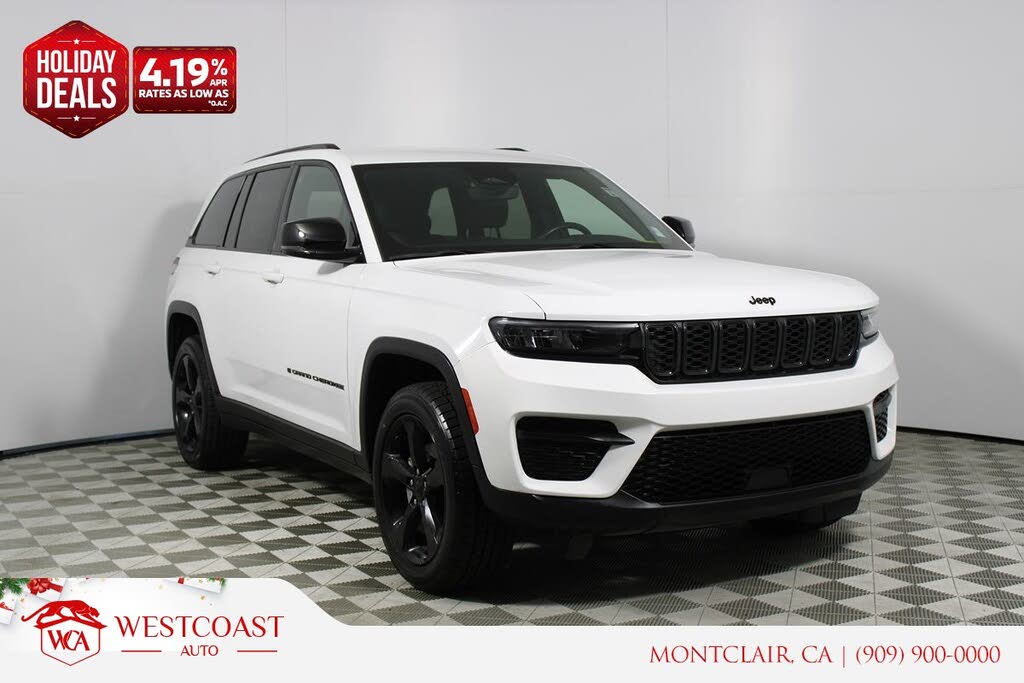 2022 Jeep Grand Cherokee Altitude RWD