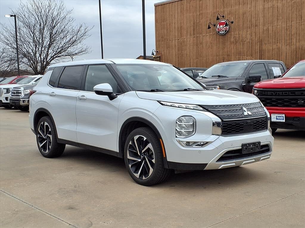 2024 Mitsubishi Outlander SE FWD