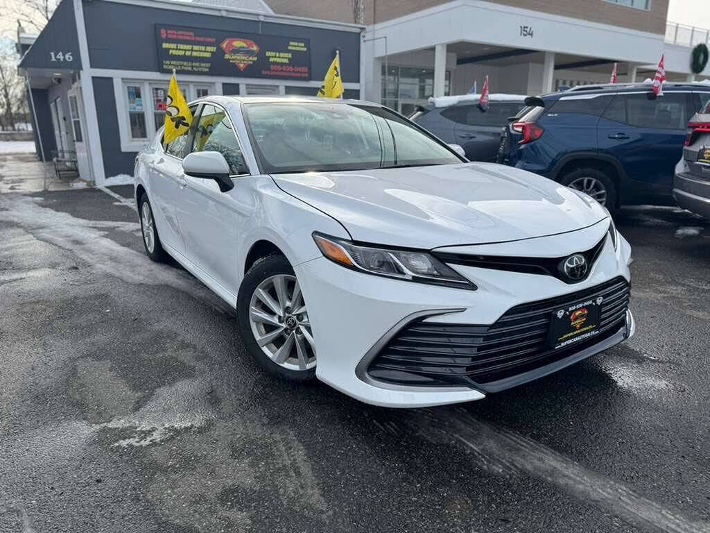 2024 Toyota Camry LE FWD