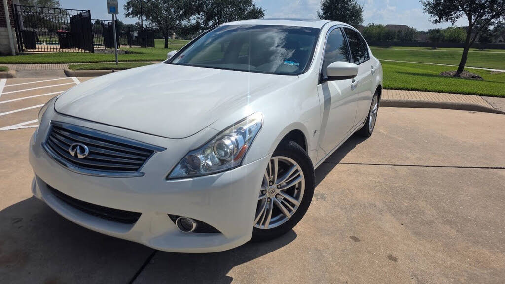 2015 INFINITI Q40 3.7 RWD