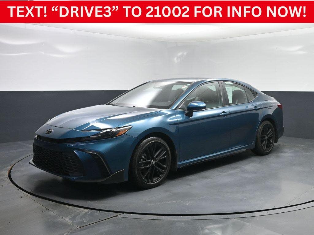 2025 Toyota Camry SE FWD