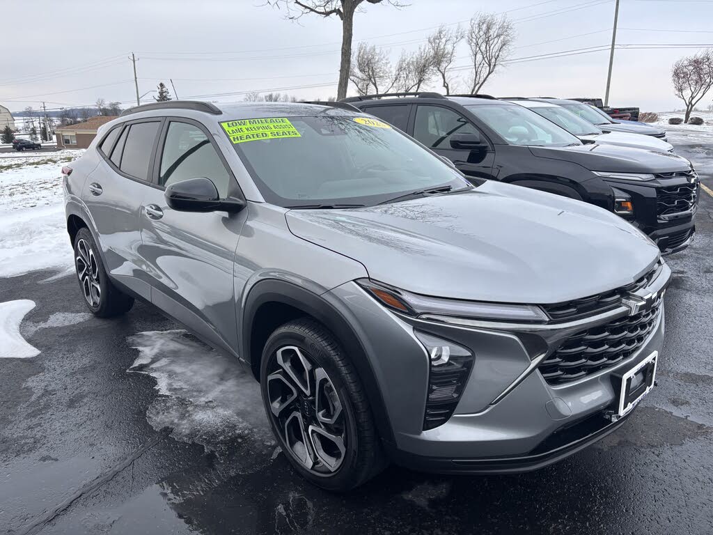 2025 Chevrolet Trax RS with 2RS FWD