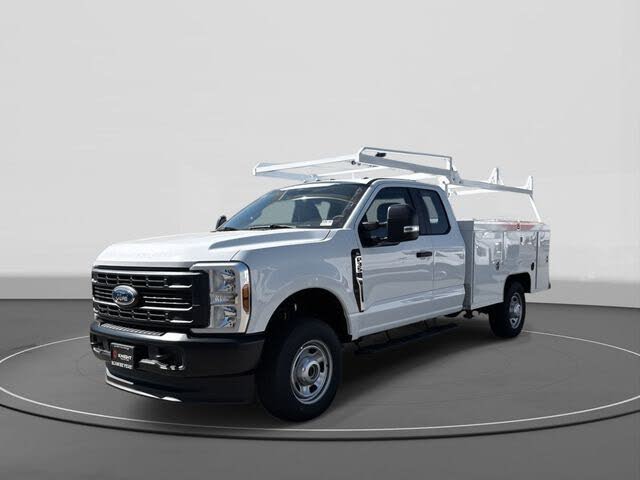 2024 Ford F-350 Super Duty Chassis XL SuperCab 4WD