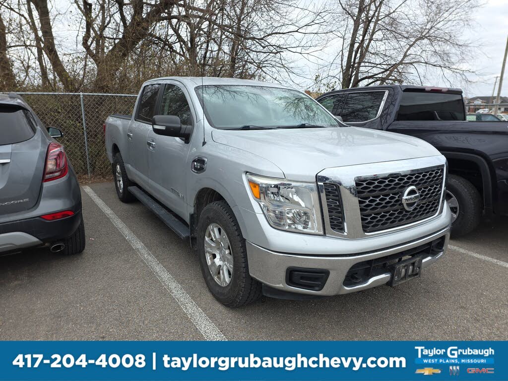 2017 Nissan Titan SV Crew Cab 4WD