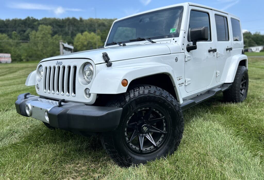 2017 Jeep Wrangler Unlimited Sahara 4WD