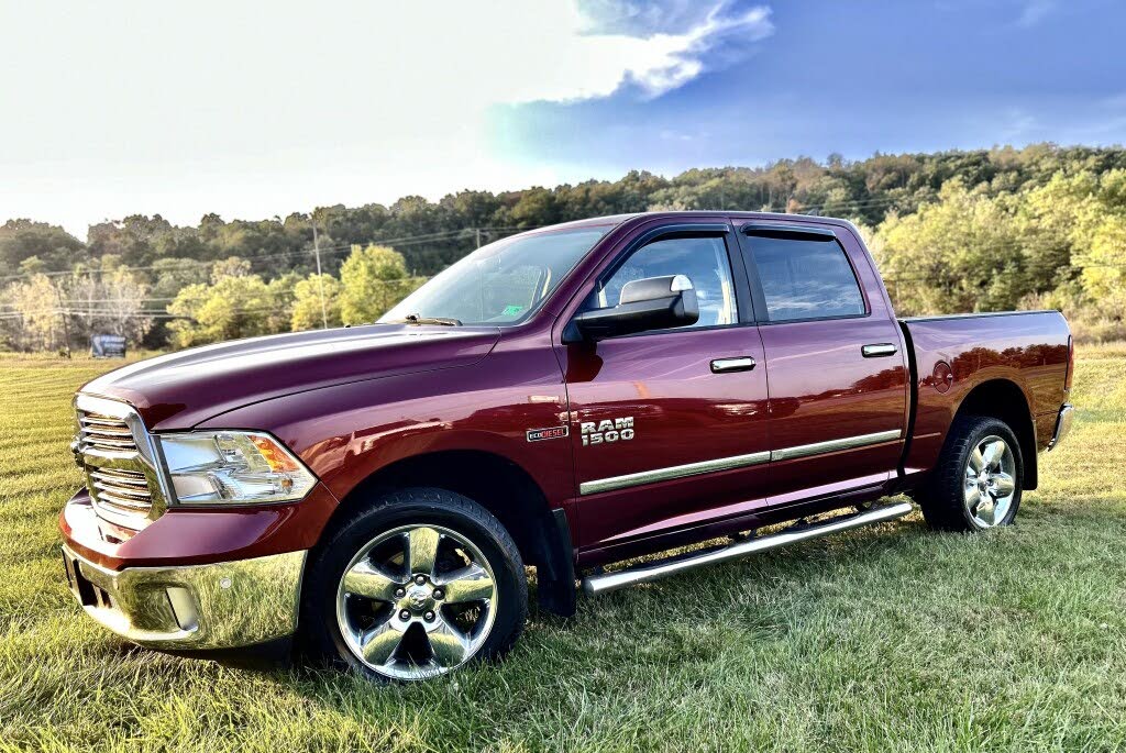 2017 RAM 1500 SLT Crew Cab 4WD