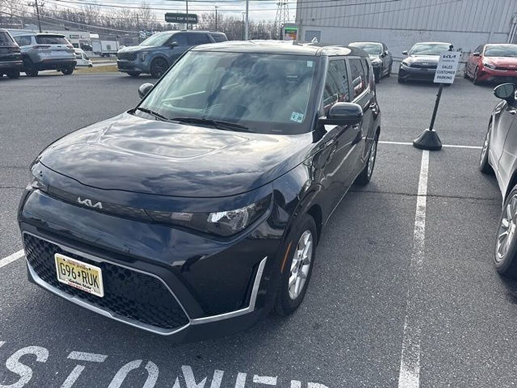 2023 Kia Soul LX FWD