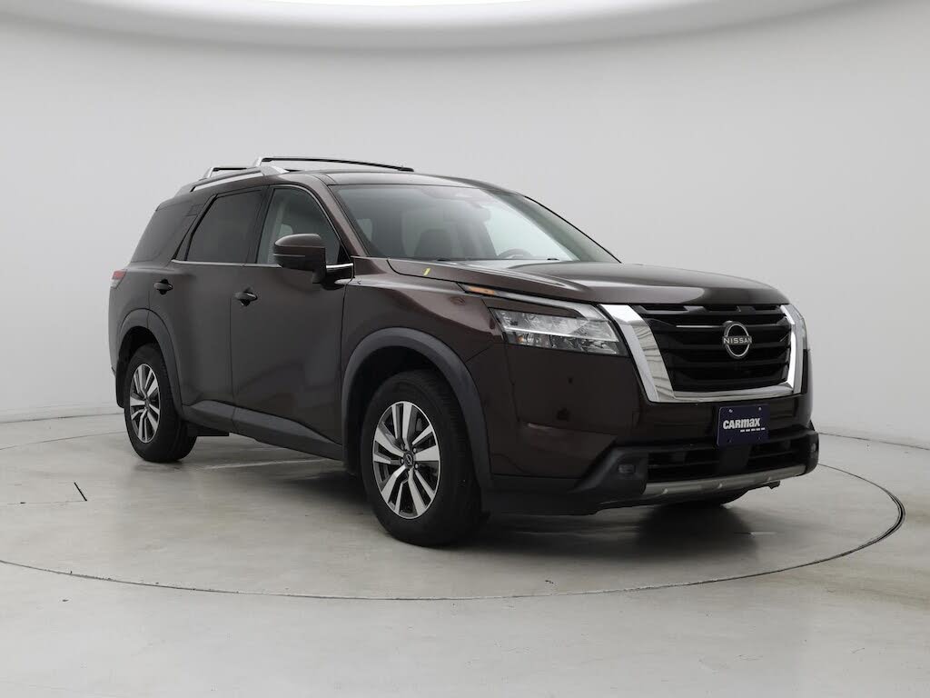2022 Nissan Pathfinder SL FWD