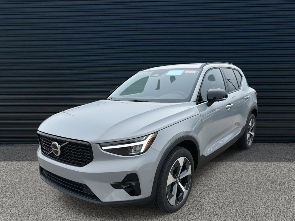 2026 Volvo XC40 B5 Plus AWD