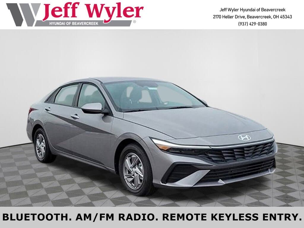 2025 Hyundai Elantra SE FWD