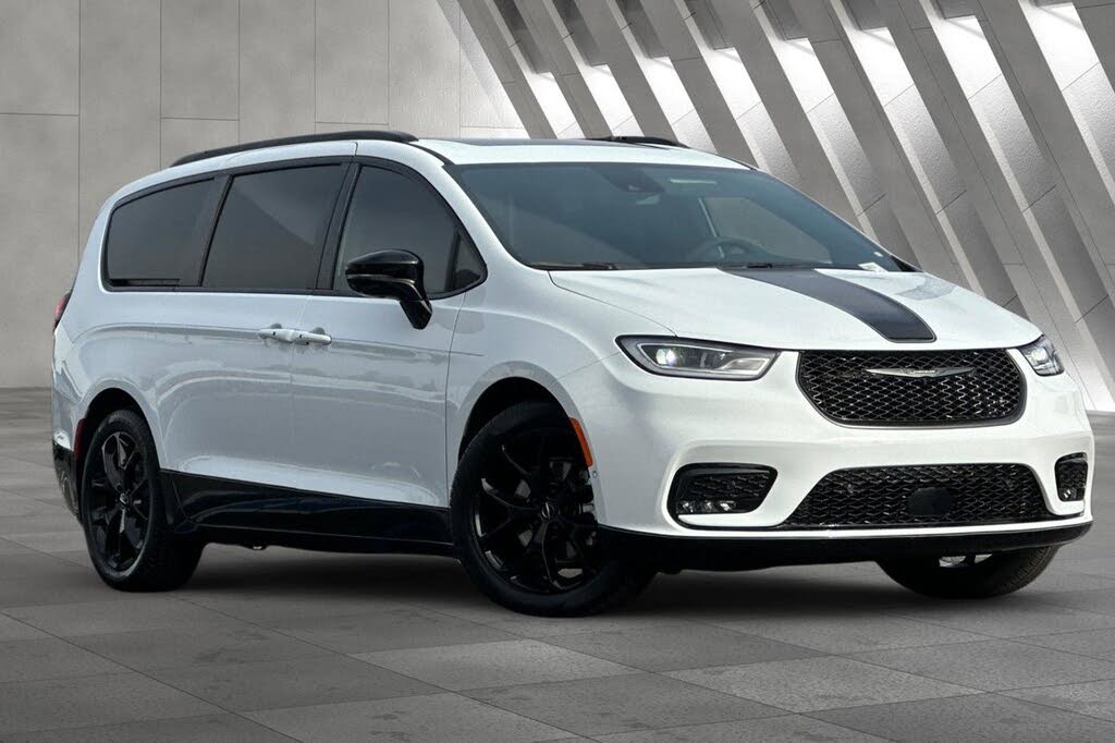 2024 Chrysler Pacifica Limited FWD