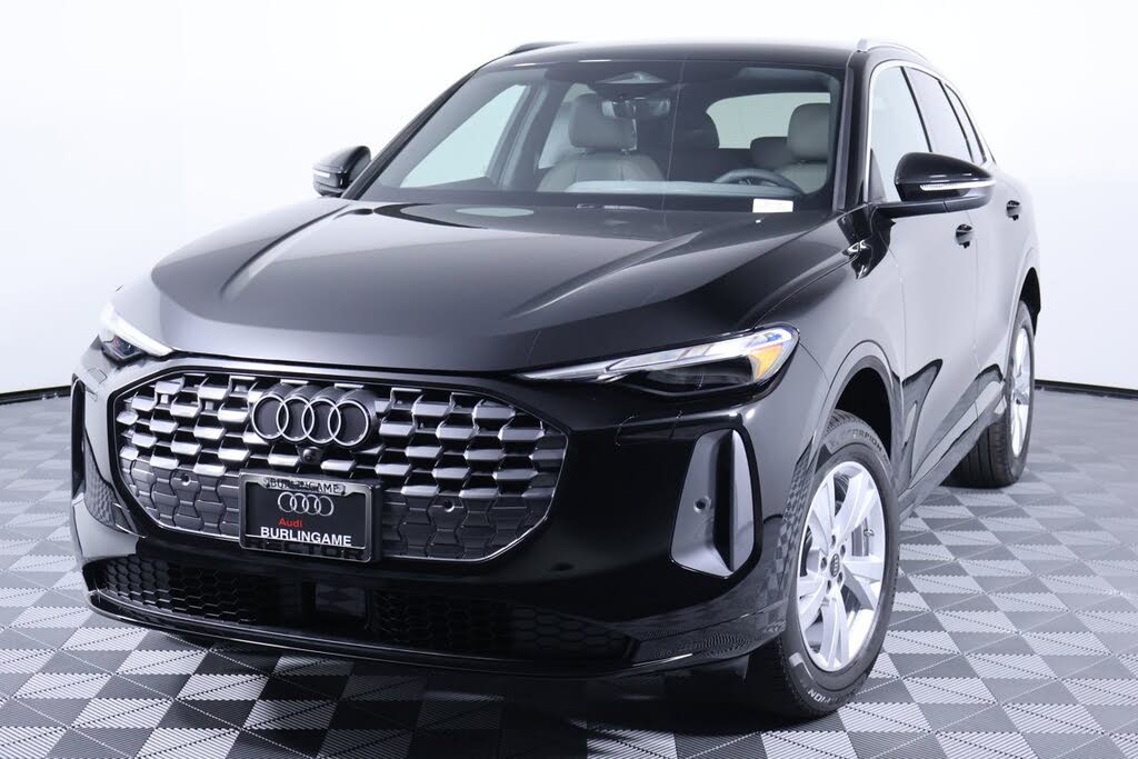 2025 Audi Q5 quattro Premium 40 TFSI