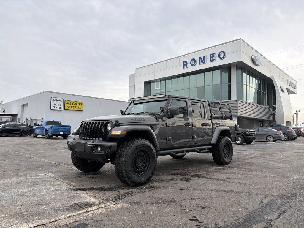 2022 Jeep Gladiator Willys Crew Cab 4WD