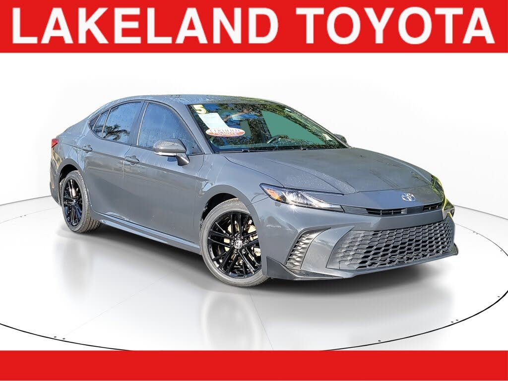 2025 Toyota Camry SE FWD