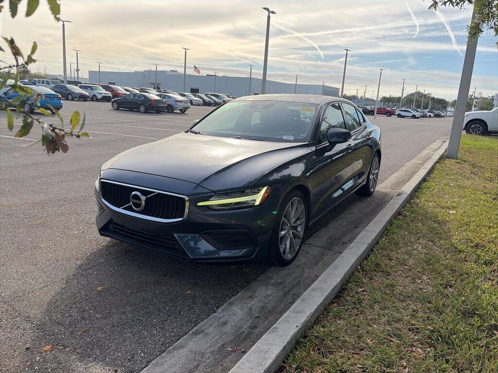 2020 Volvo S60 T6 Momentum AWD