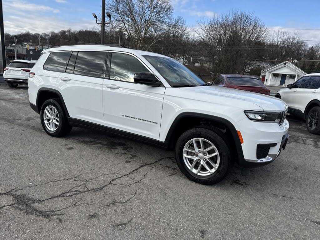 2023 Jeep Grand Cherokee L Laredo 4WD