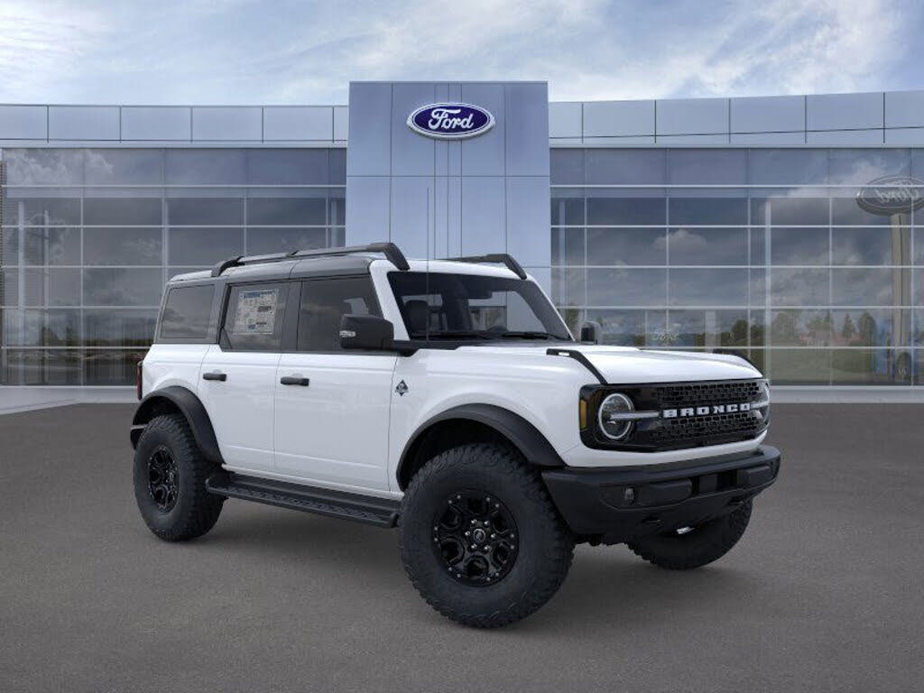 2025 Ford Bronco Outer Banks 4-Door 4WD
