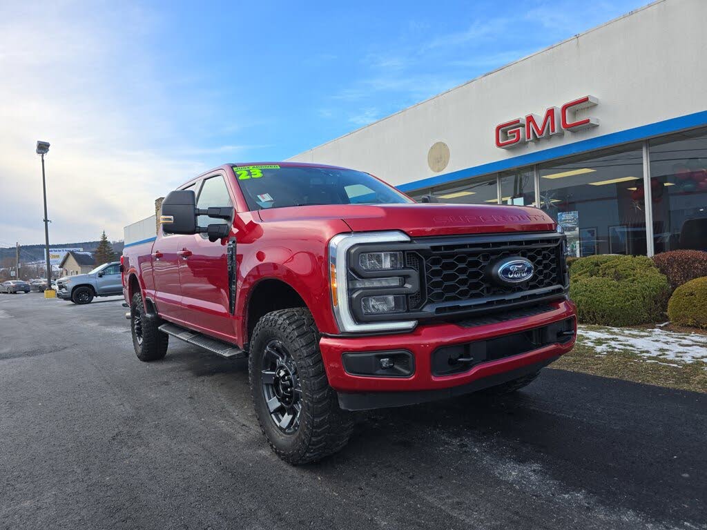 2023 Ford F-250 Super Duty XLT Crew Cab 4WD